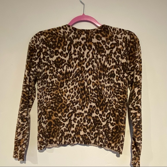 Size 14 leopard print cardigan sweater with glass buttons. - Picture 2 of 5